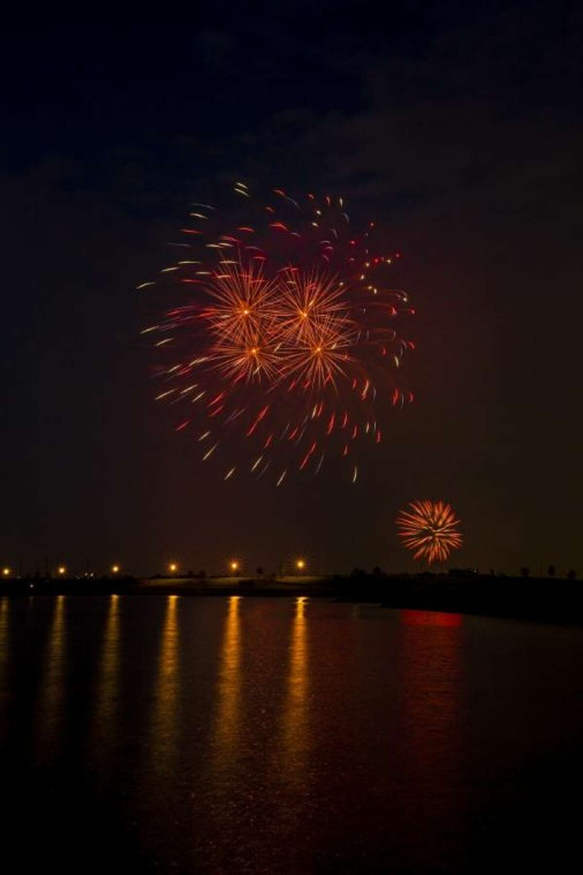 Towne Lake celebrates Fourth of July with fireworks, music