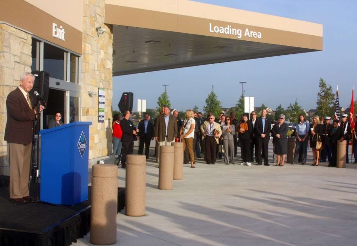 Ready, set, shop! Pearland Sam’s Club draws hundreds of eager shoppers