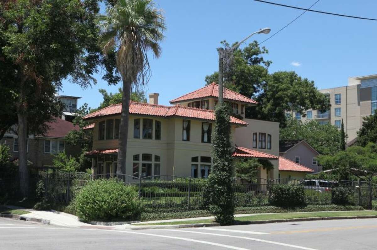 Museum Park Good For Families Grade: A- Houston Neighborhood Rank For Raising A Family: 16 "They make some noise every now and then when it's a party of some sort is going on, but that's about it. It's a college neighborhood because it's located between two universities." 