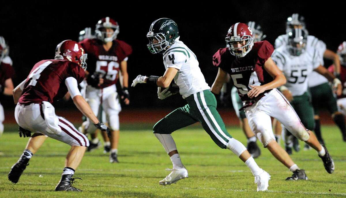 New Milford senior wide receiver Sam Maniscalco will help lead the Green Wave’s offensive attack tonight against SWC rival Newtown at New Milford High. Both teams enter the game with a 3-0 record.
