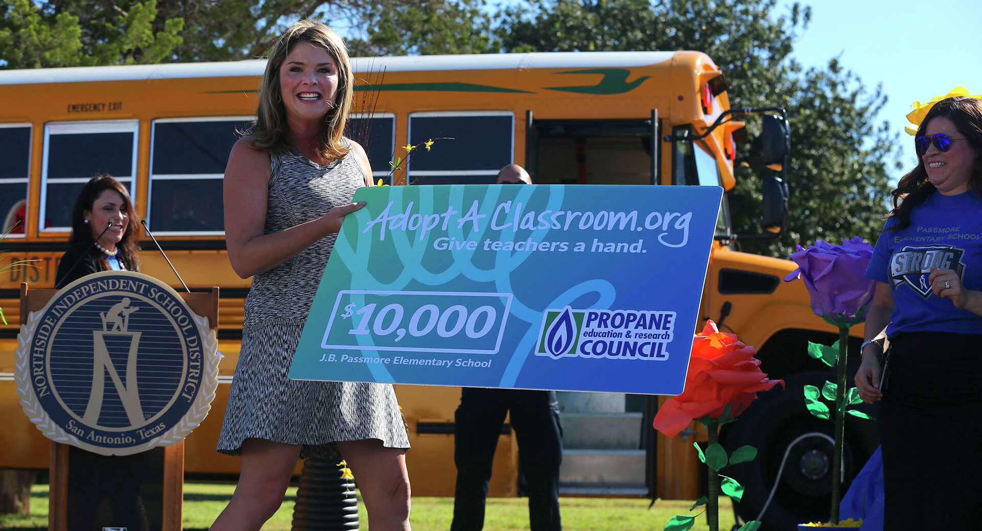 Jenna Bush Hager visits local elementary, grants teachers $10k