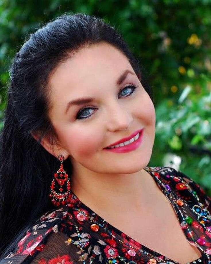 Country Legend Crystal Gayle Comes To Dosey Doe The Courier