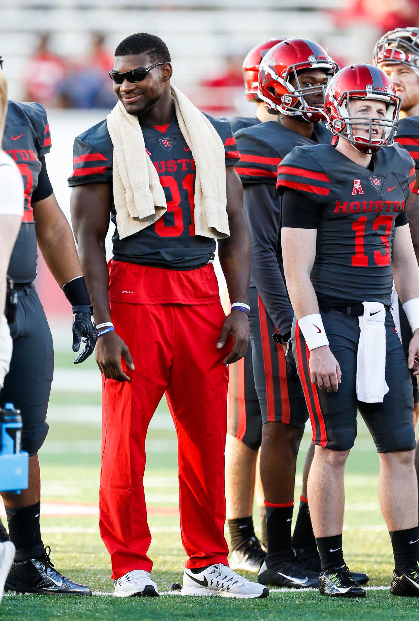 uh linebacker tyus bowser out 4 6 weeks