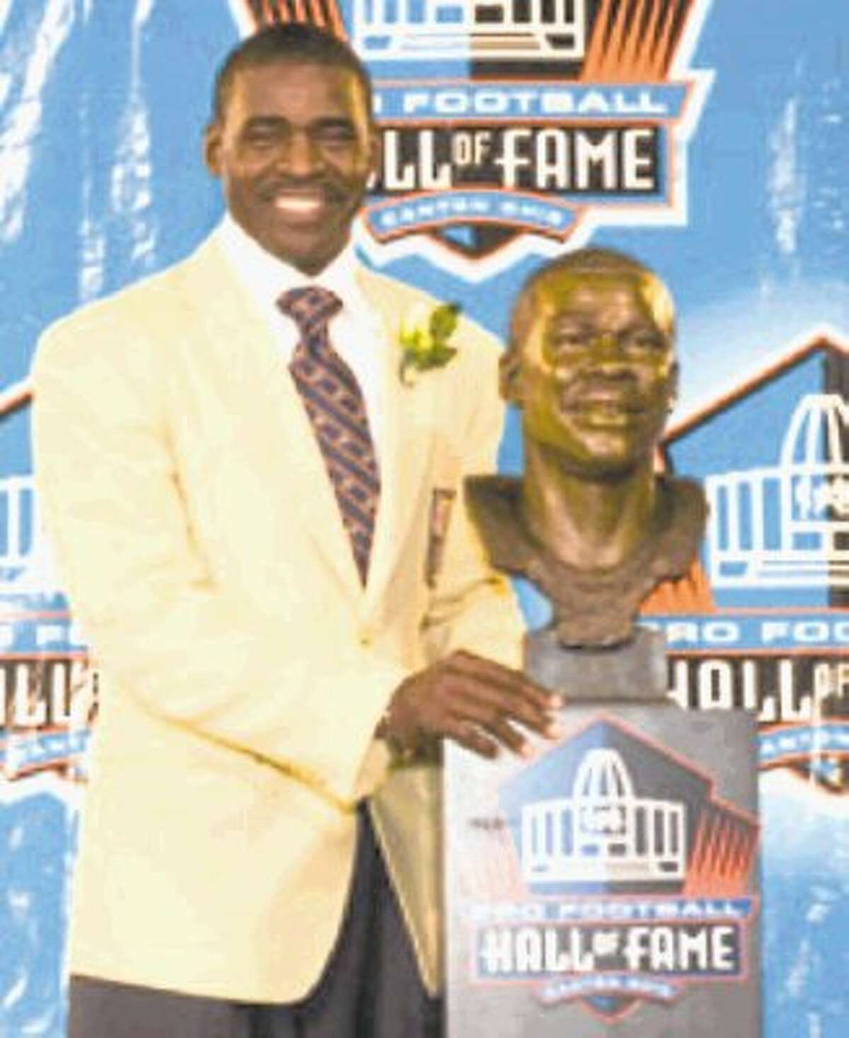 Michael Irvin poses for a media photo following his announcement as a member of the Pro Football Hall of Fame’s Class of 2007.
