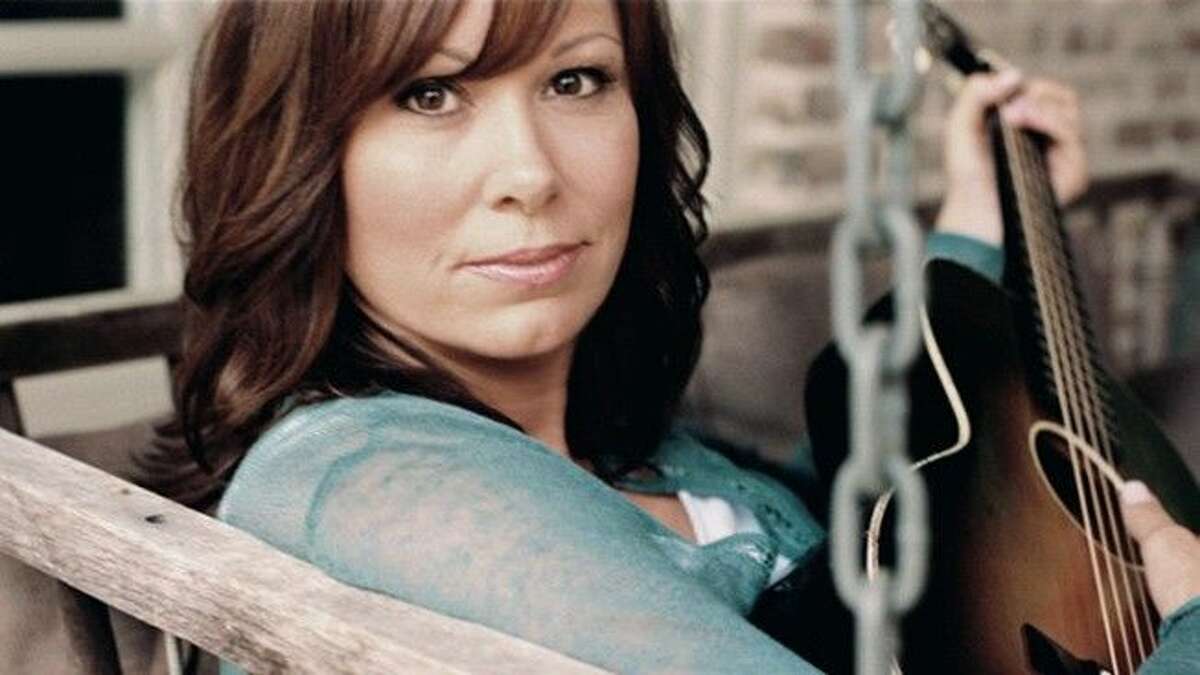 Country singer Suzy Bogguss performs tonight at the Dosey Doe Big Barn in The Woodlands.