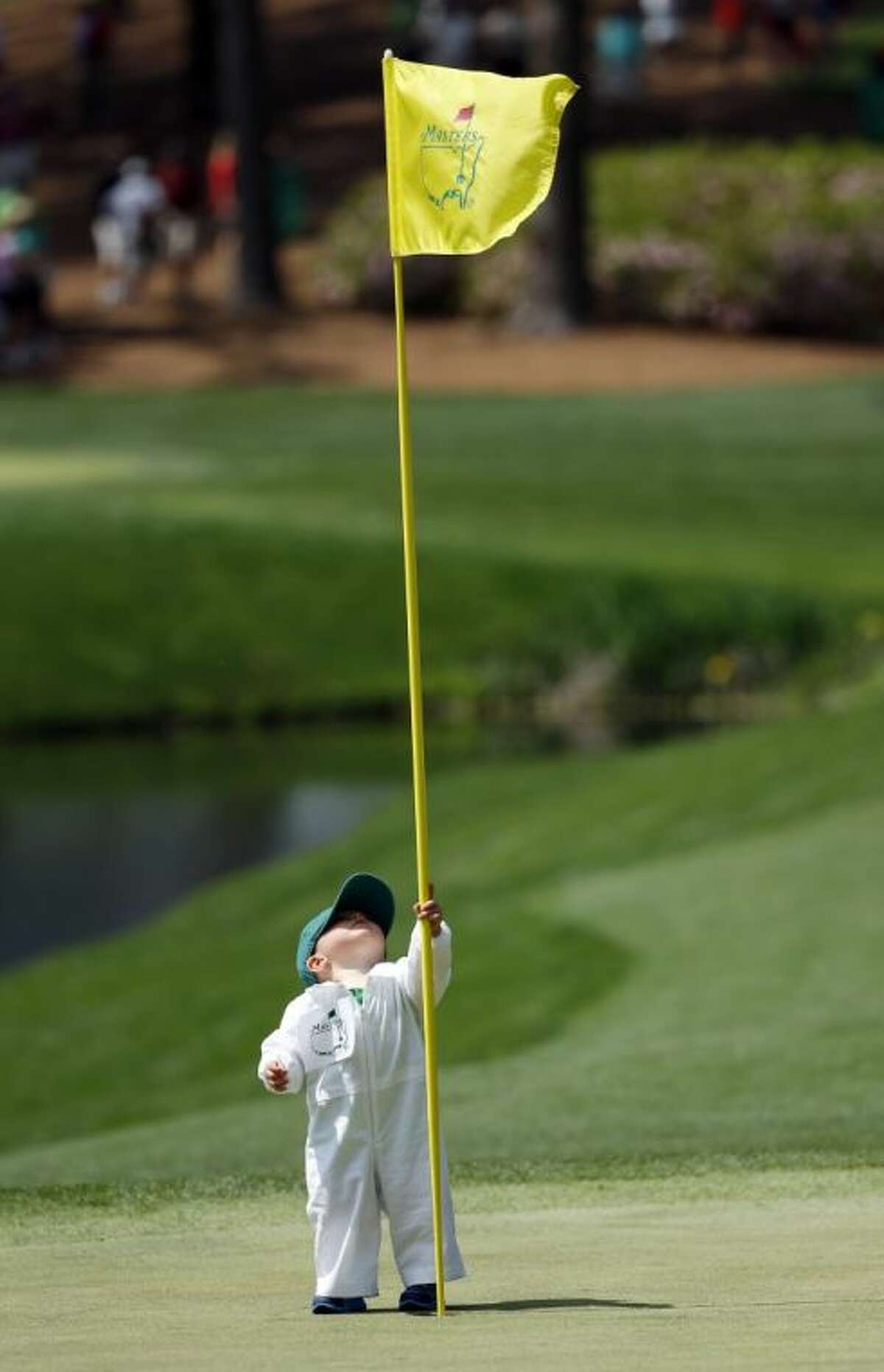 Kids steal spotlight during Masters' Par 3 contest