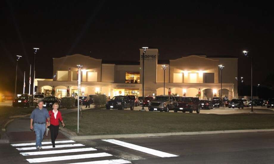 Missouri City welcomes new City Centre at Quail Valley with ribbon