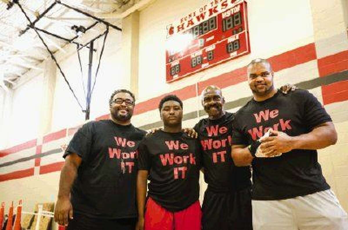 Students work it, learn it at Gerald D. Irons, Sr. football camp