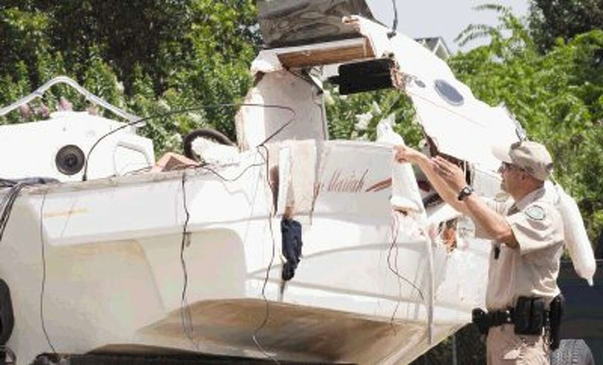 Boating accident on Lake Conroe kills 3, child in serious condition