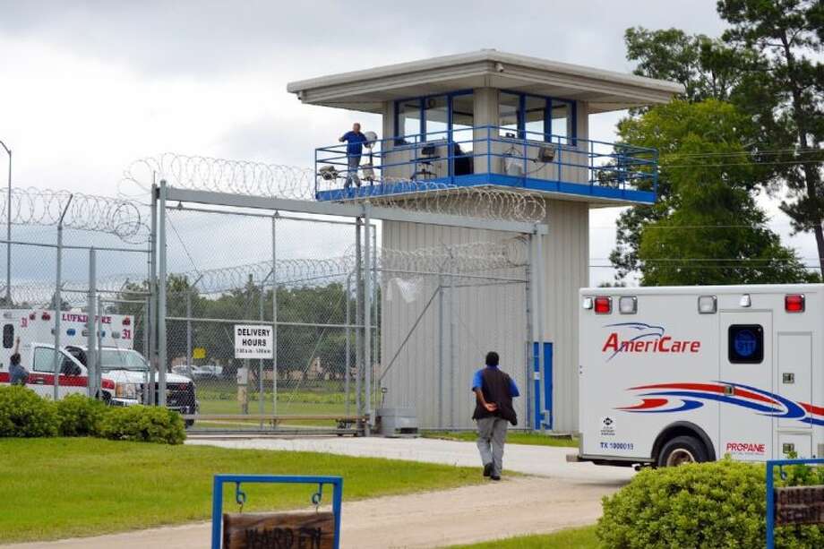 Texas prison officials to begin 1,000 inmate transfers to facilities