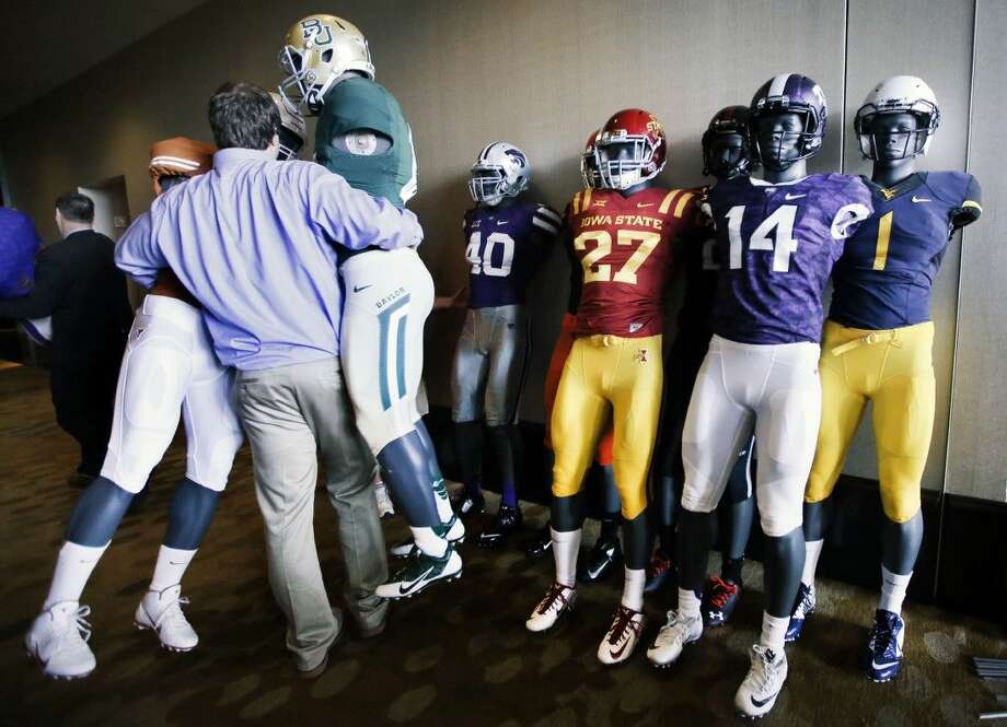 Ncaa Football Some Big 12 Issues To Ponder While Waiting For