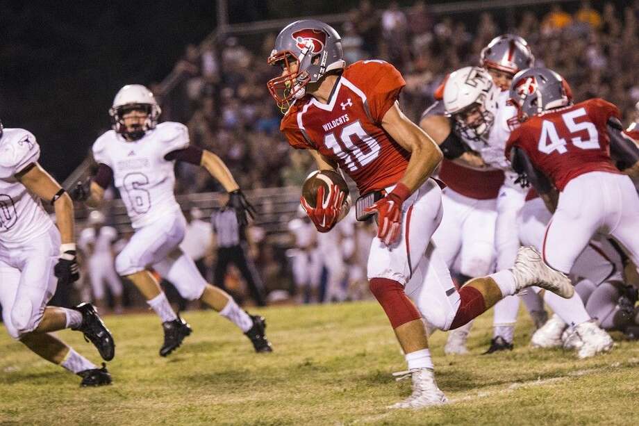 Football Splendora Downs San Augustine Improves To 2 0 For First