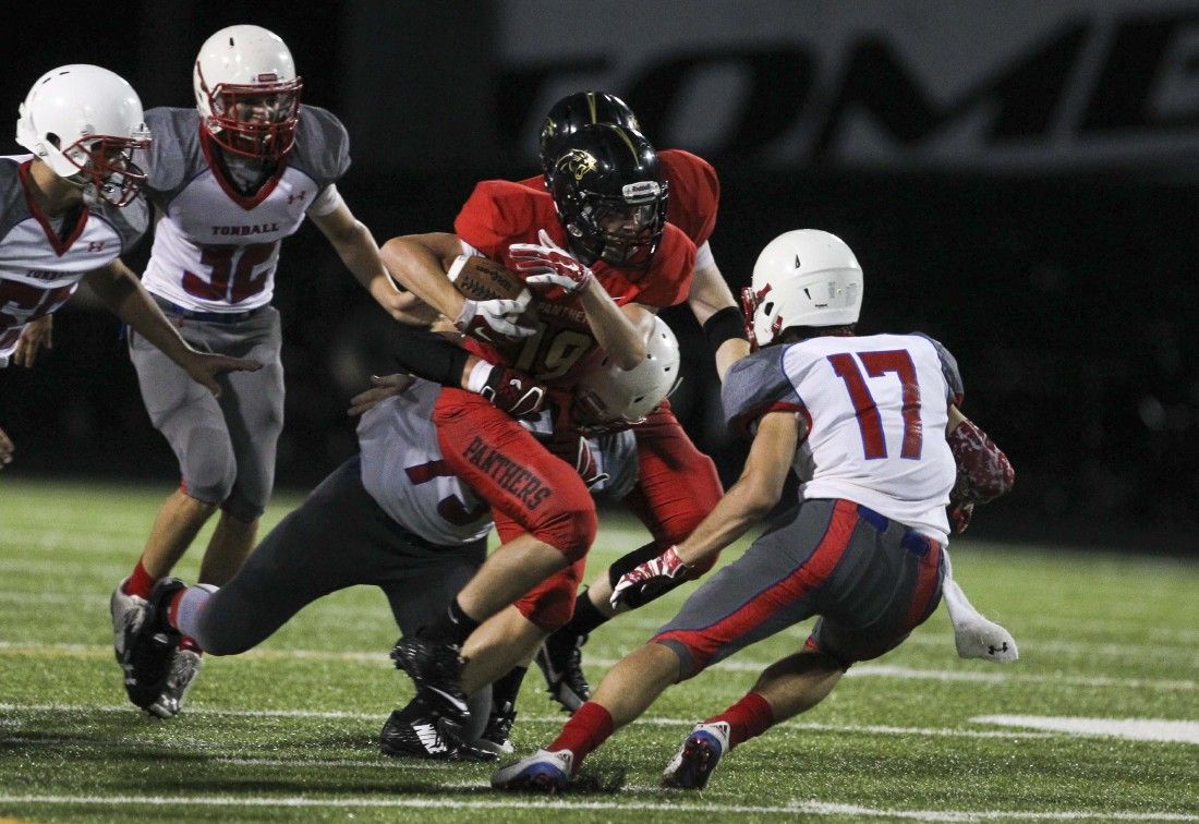 Football Tomball Uses Big Second Half To Down Caney Creek The