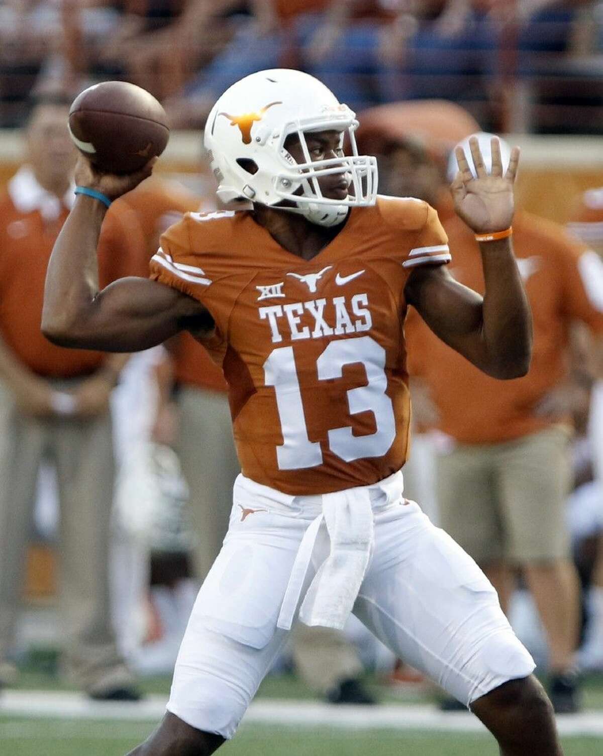 Texas fires former QB Vince Young from part-time job