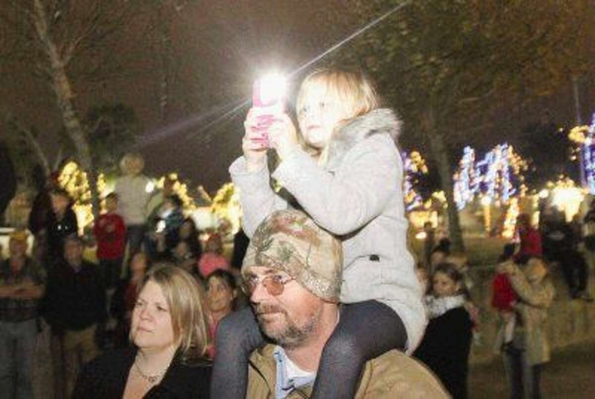 Conroe lights up tree for Christmas in Heritage Park
