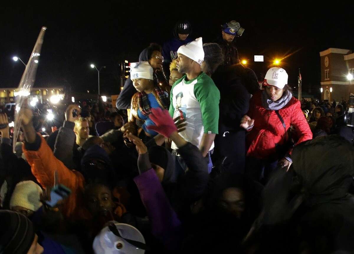 Grand Jury Won’t Indict Ferguson Cop In Shooting