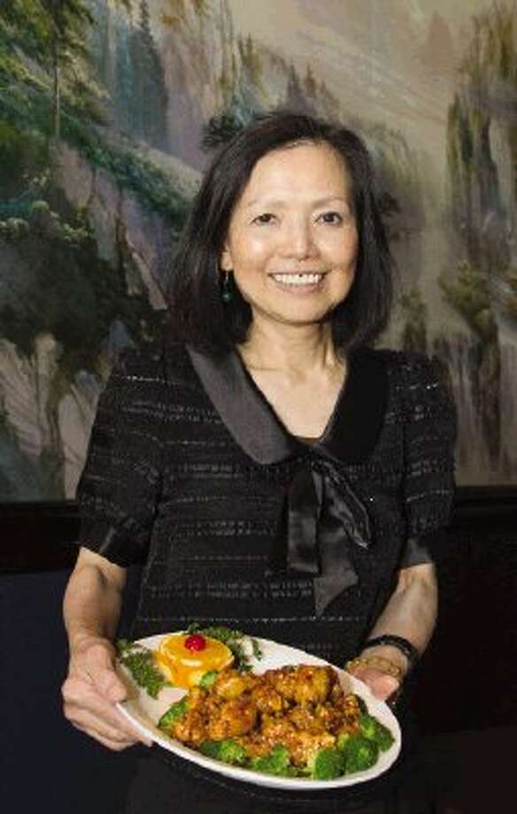 Red Phoenix Hunan S Hospitality Dishes Delight Patrons The Courier