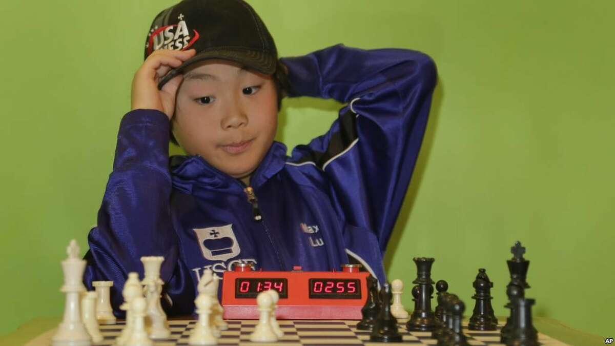 How A Bolivian Junior Chess Champion Became A Social Media Star 