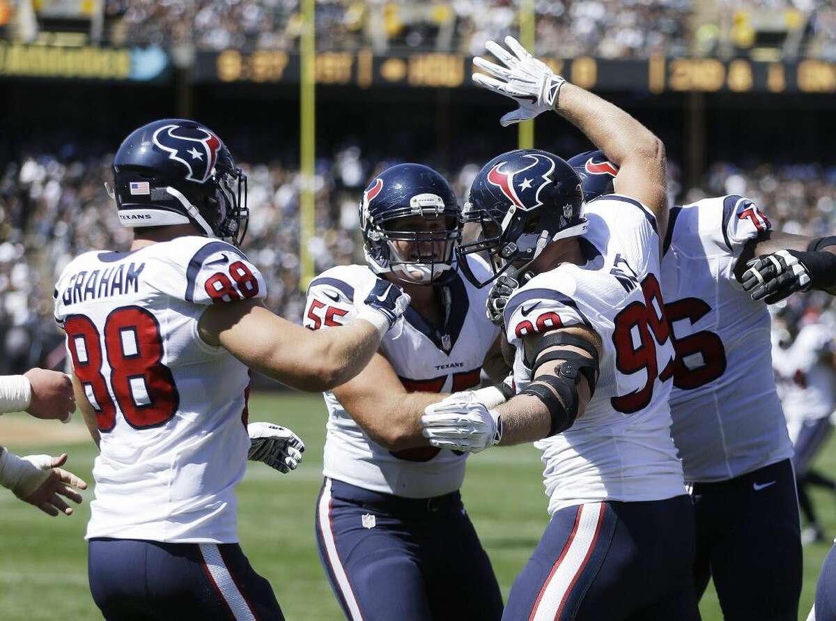 Houston Texans' Garrett Graham catches a 42-yard touchdown pass