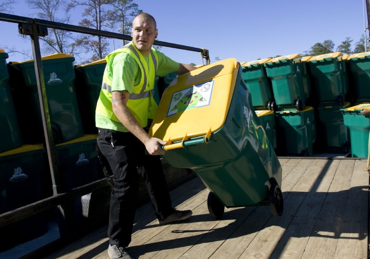 Waste Management delivers 96-gallon recycling containers