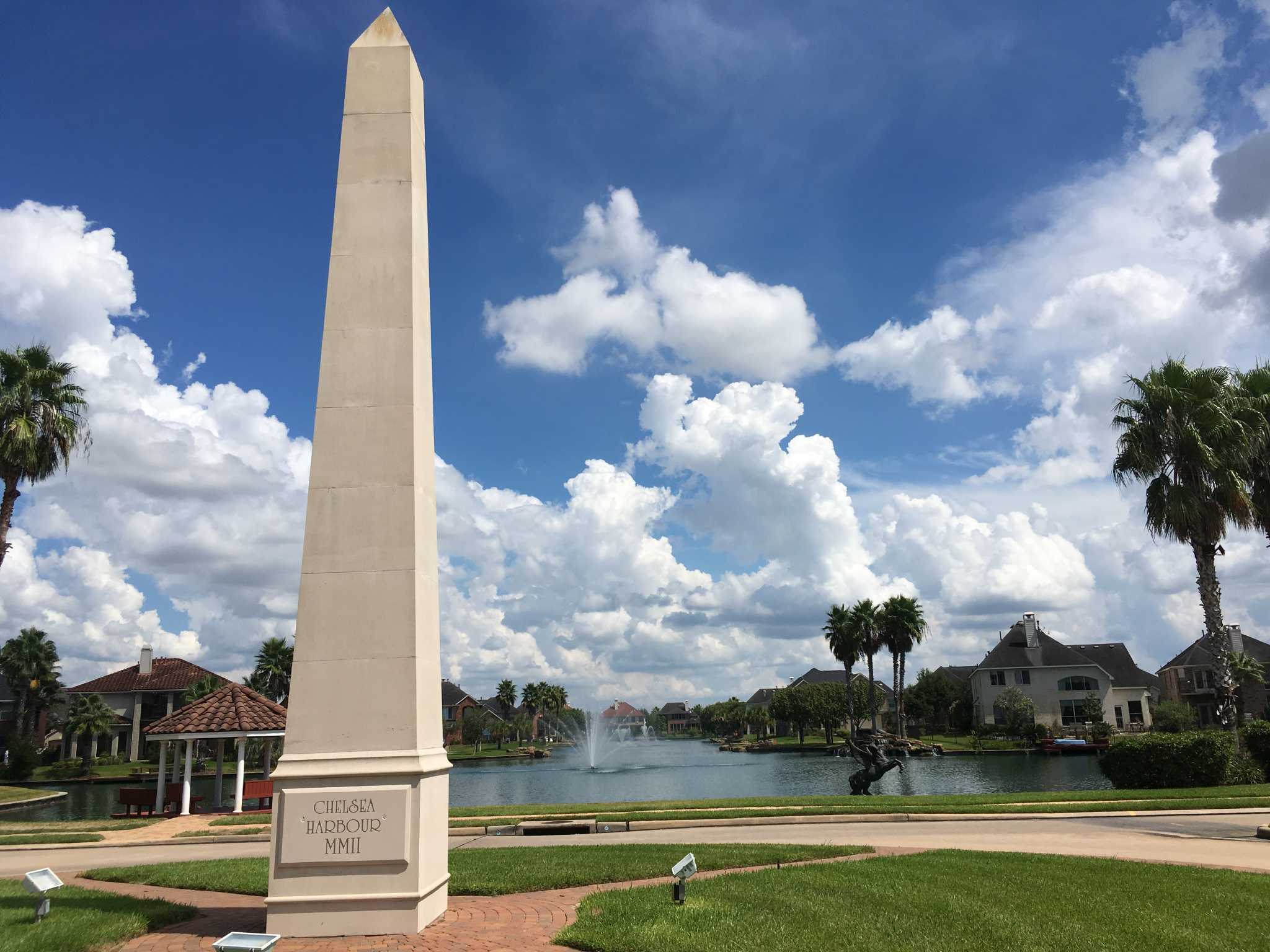 Neighborhoods Chelsea Harbour stays connected to water