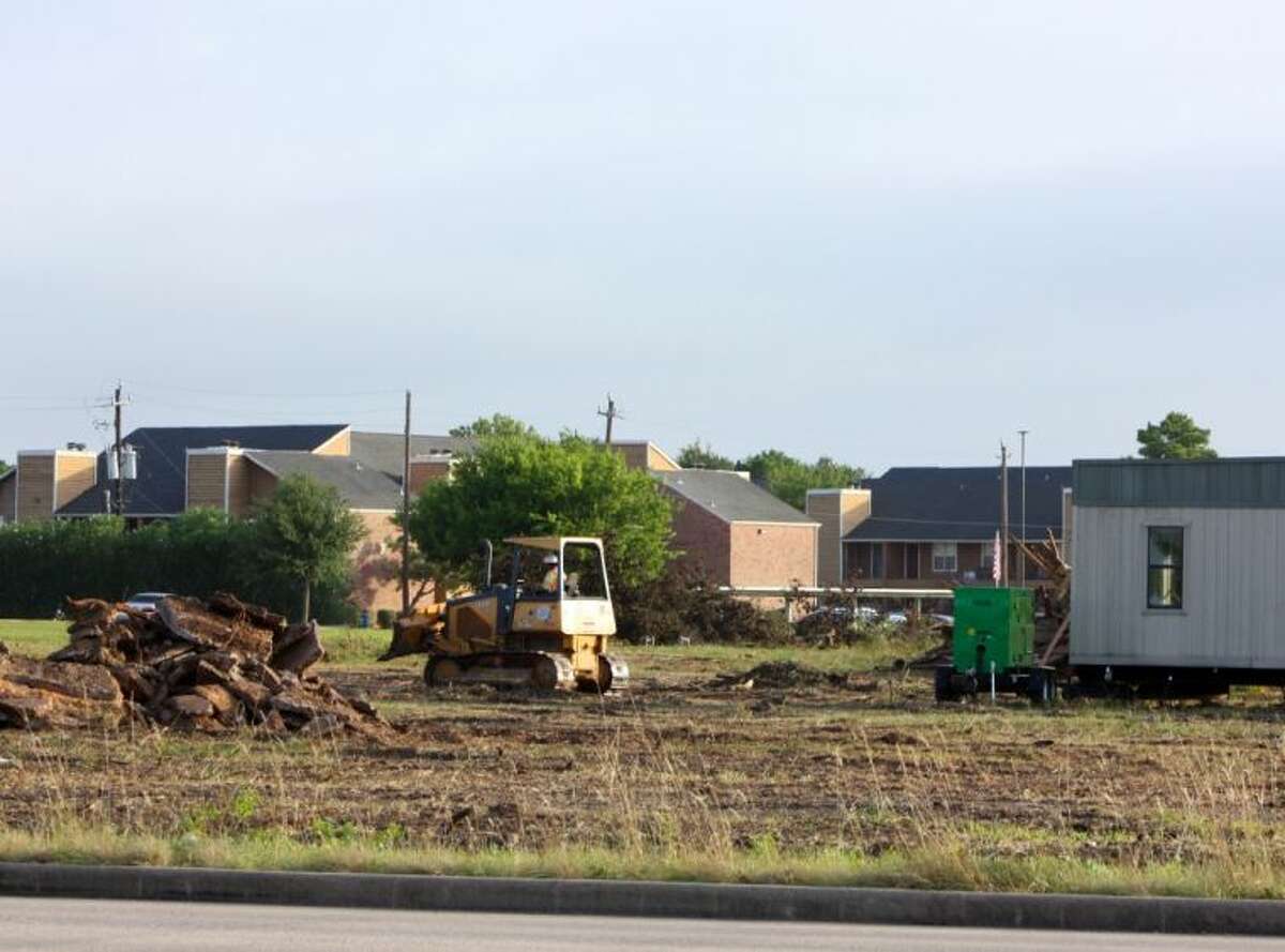 At last! Longawaited east Pearland HEB now under construction