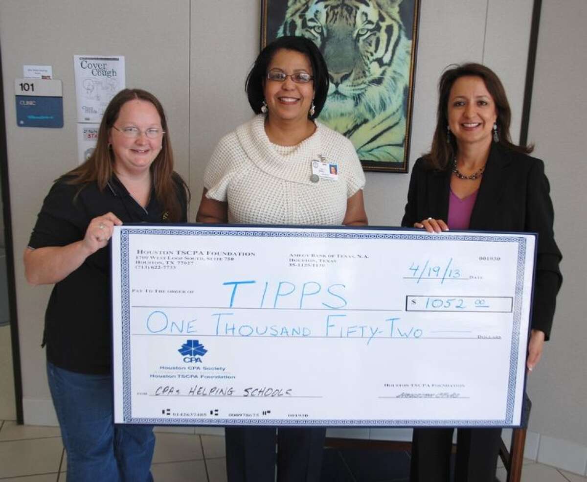 Houston CPA Society provides grant for Tipps ES document cameras