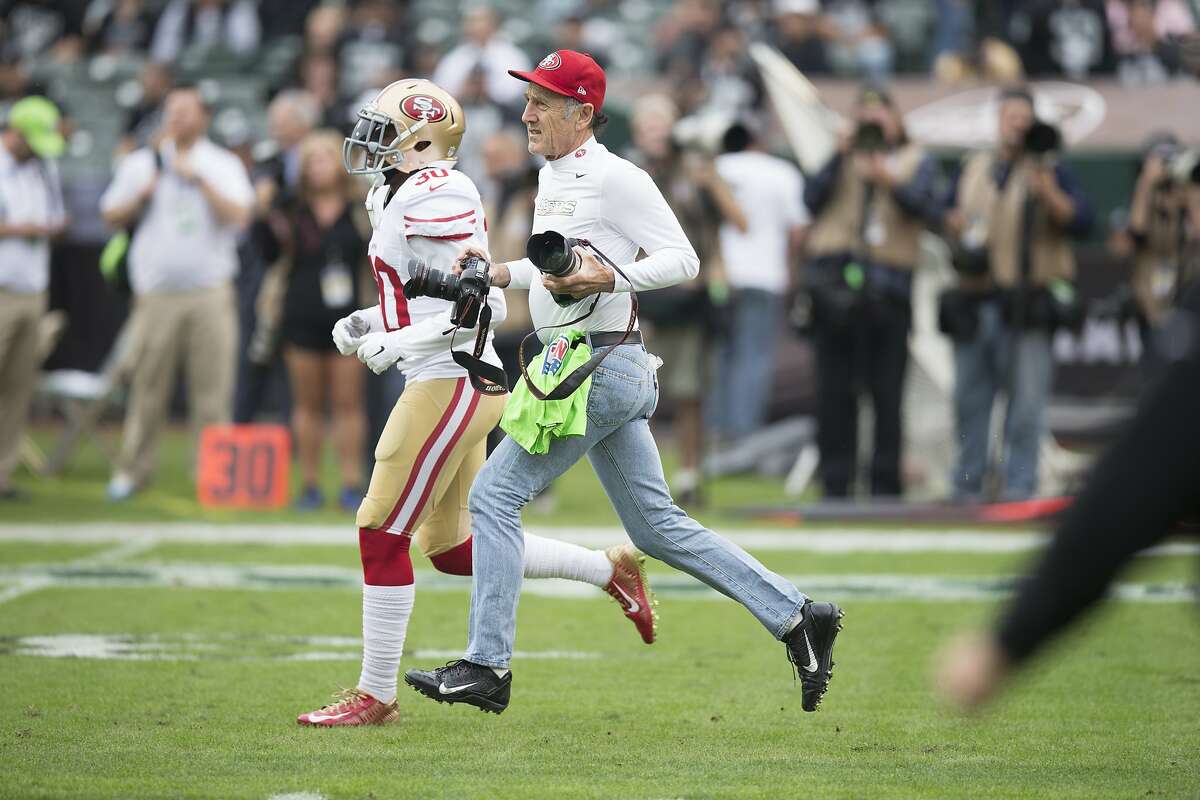 Joe Montana of the San Francisco 49ers. Editorial Photography