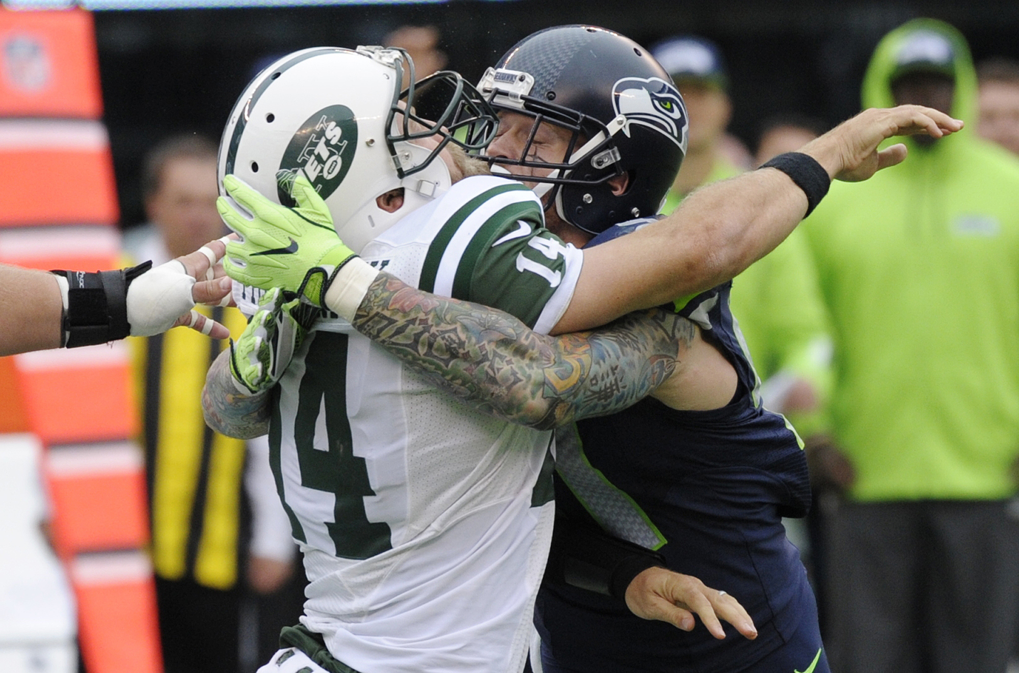 Someone stole Magic cards from the Seahawks' Cassius Marsh