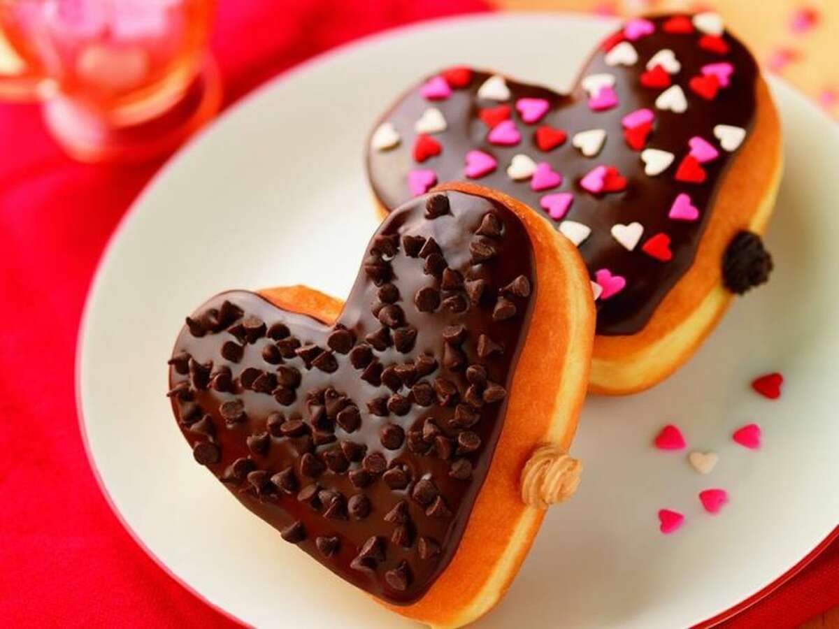 Valentine’s Day is all about sweethearts, and Dunkin’ Donuts is helping everyone enjoy the holiday with two fun and delicious varieties of sweet hearts.