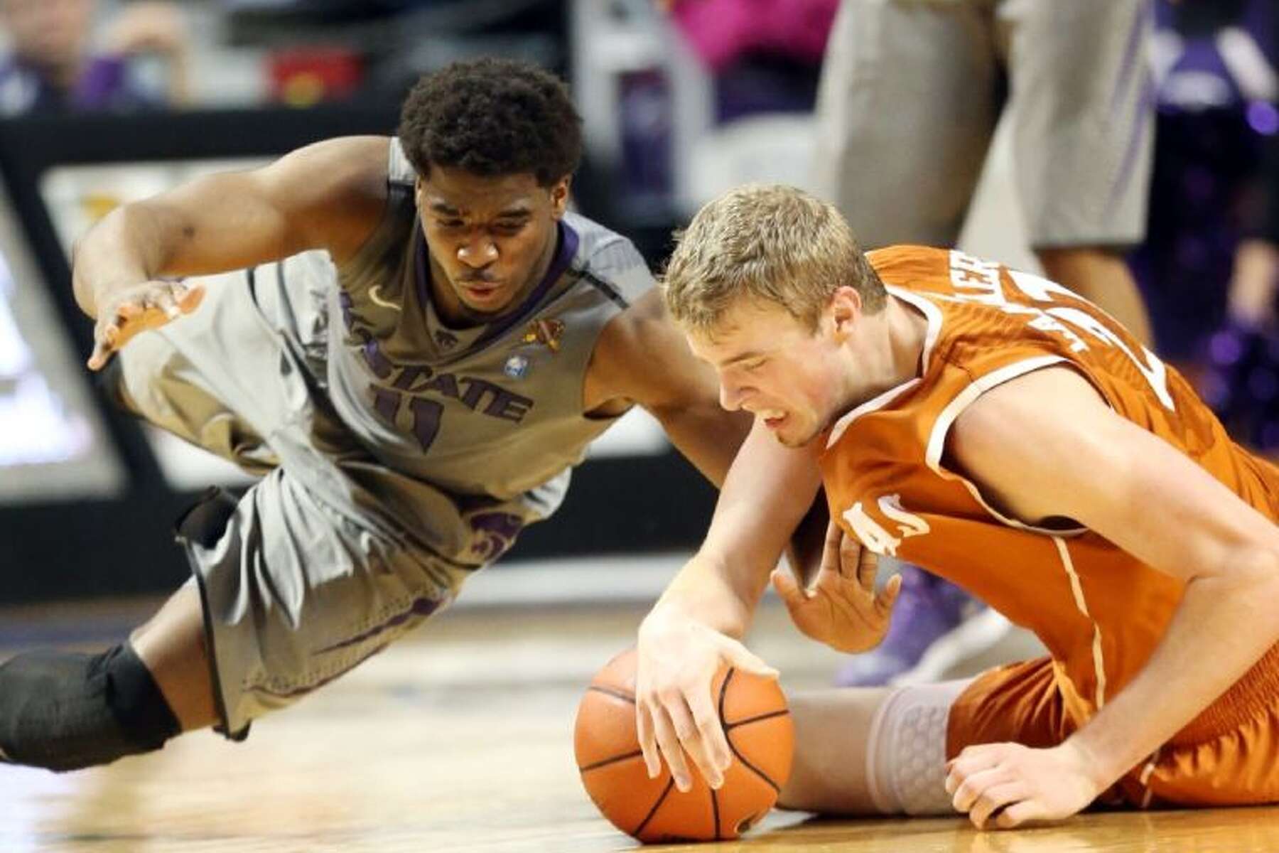MEN'S COLLEGE HOOPS: KSU whips Texas; SMU stuns Cincinnati
