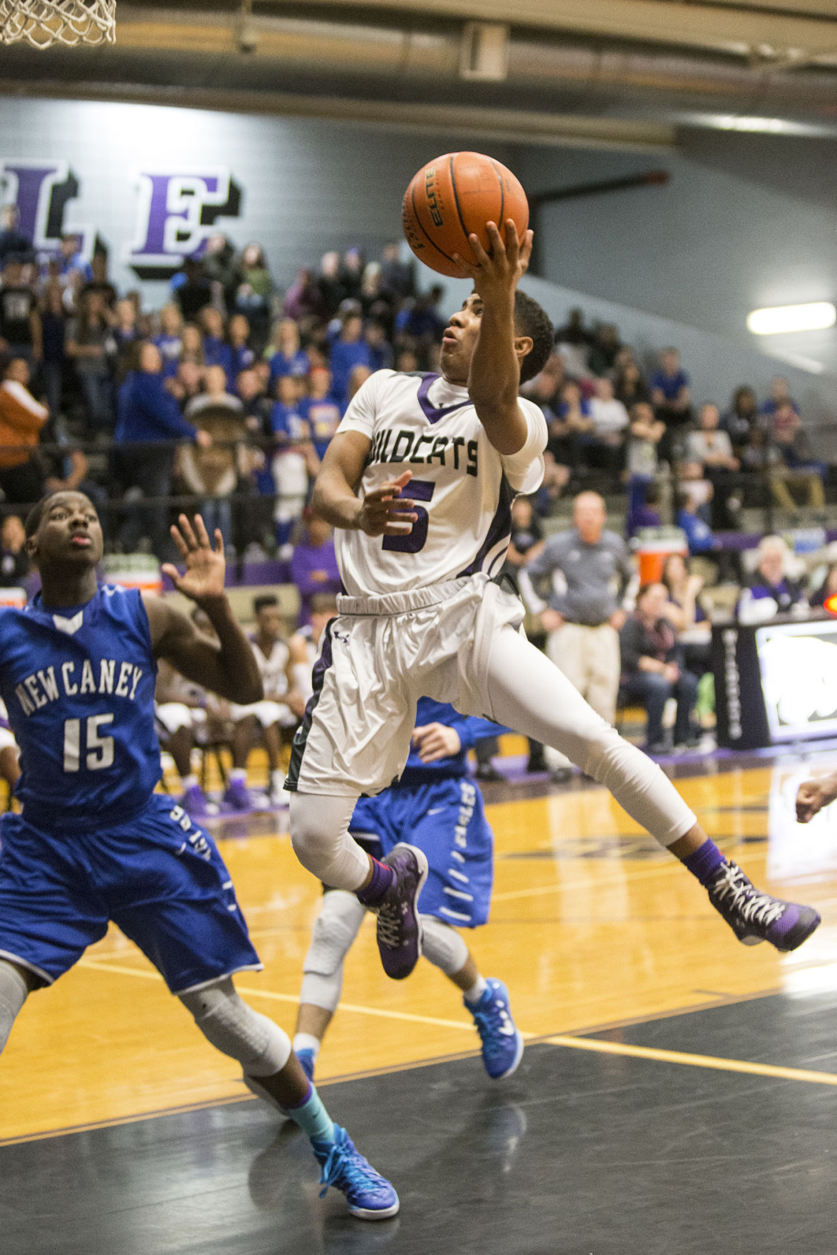 BOYS HOOPS: Humble struggles against C.E. King, 57-41