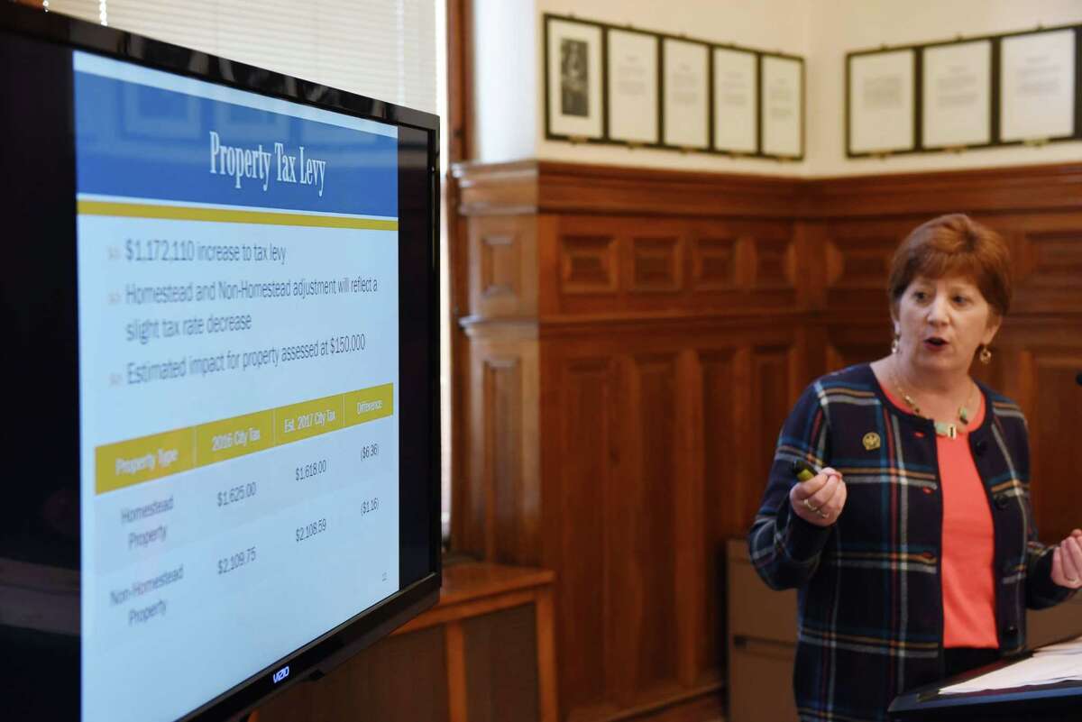 Albany Mayor Kathy Sheehan delivers her 2017 budget proposal on Monday, Oct. 3, 2016, at City Hall in Albany, N.Y. (Will Waldron/Times Union)