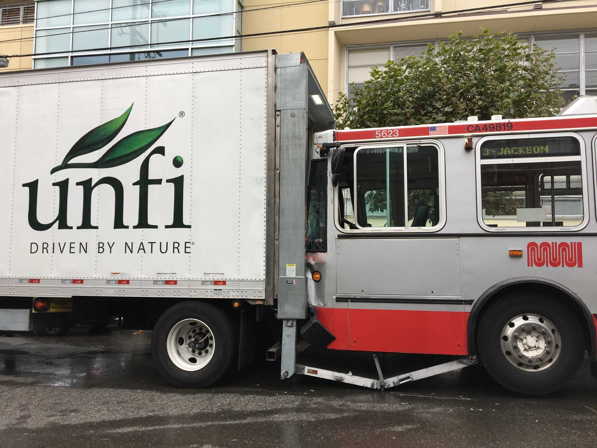 Muni driver injured after bus crashes into parked truck in SF