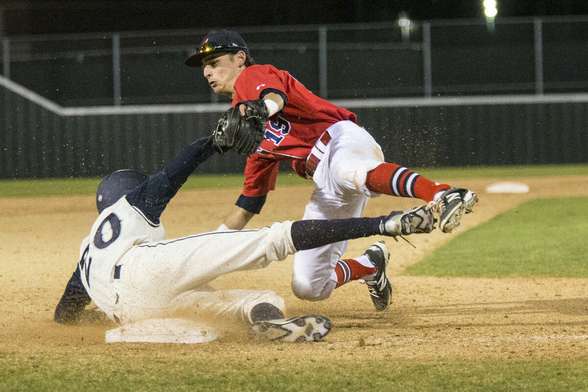 BASEBALL: Andritsos lifts The Woodlands over Atascocita in extras, 4-3