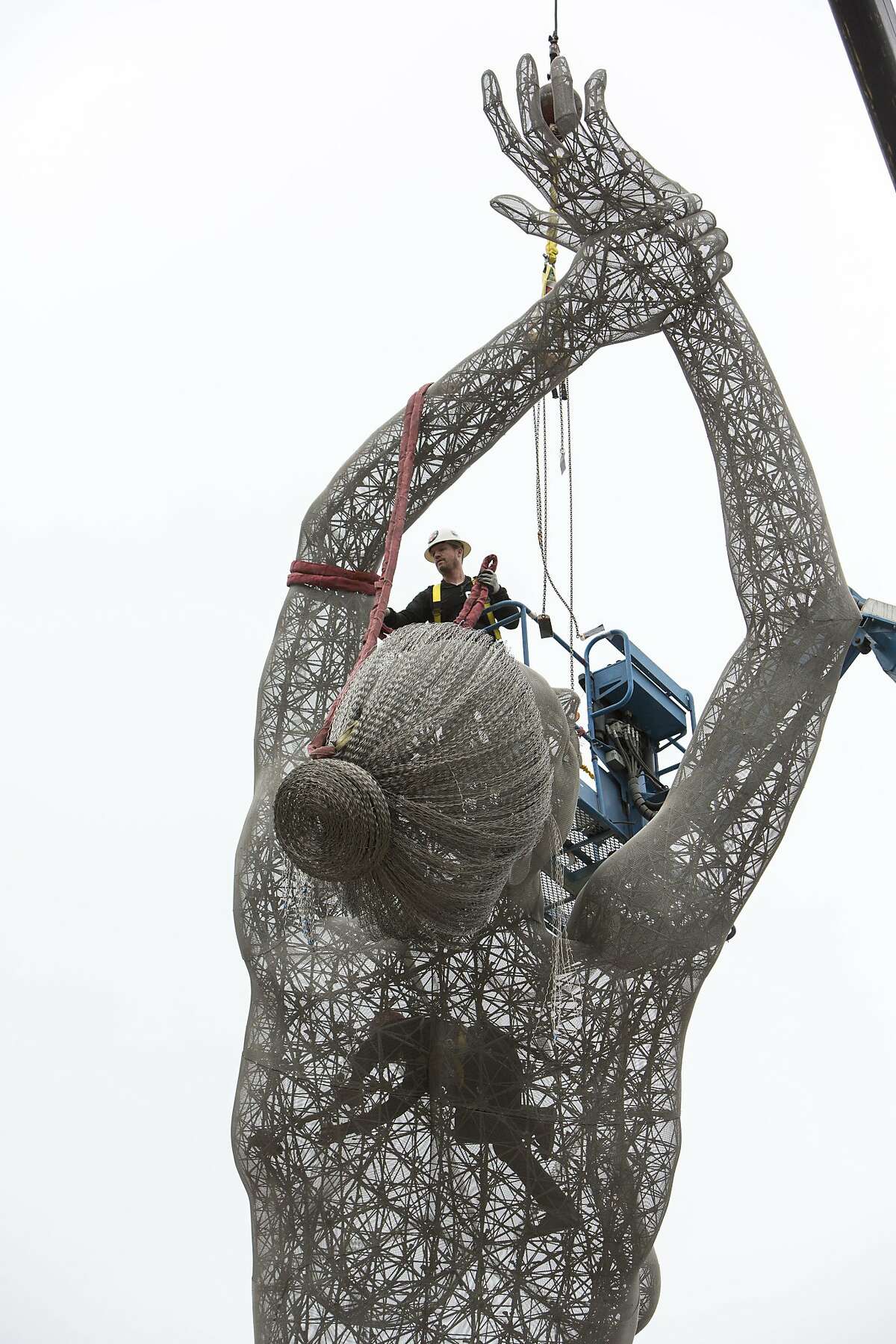 A giant nude statue stirring controversy in California, US 