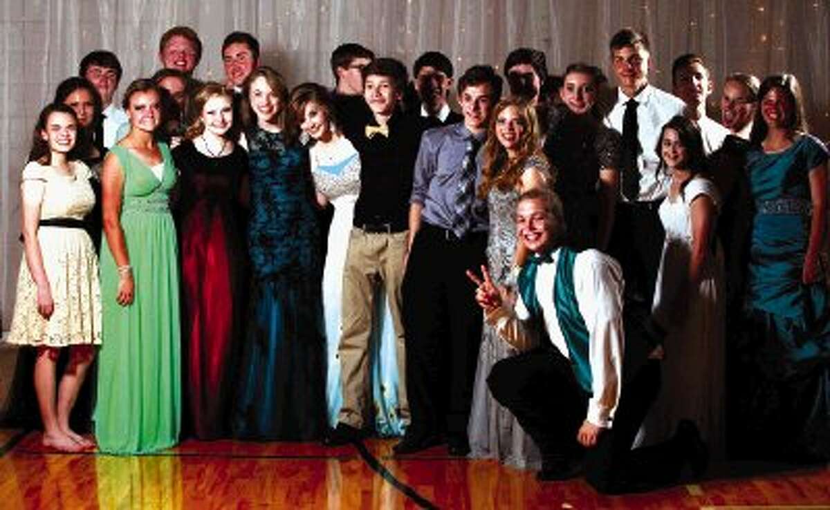 LDS youth enjoy dancing and socializing at ‘Simply Prom’