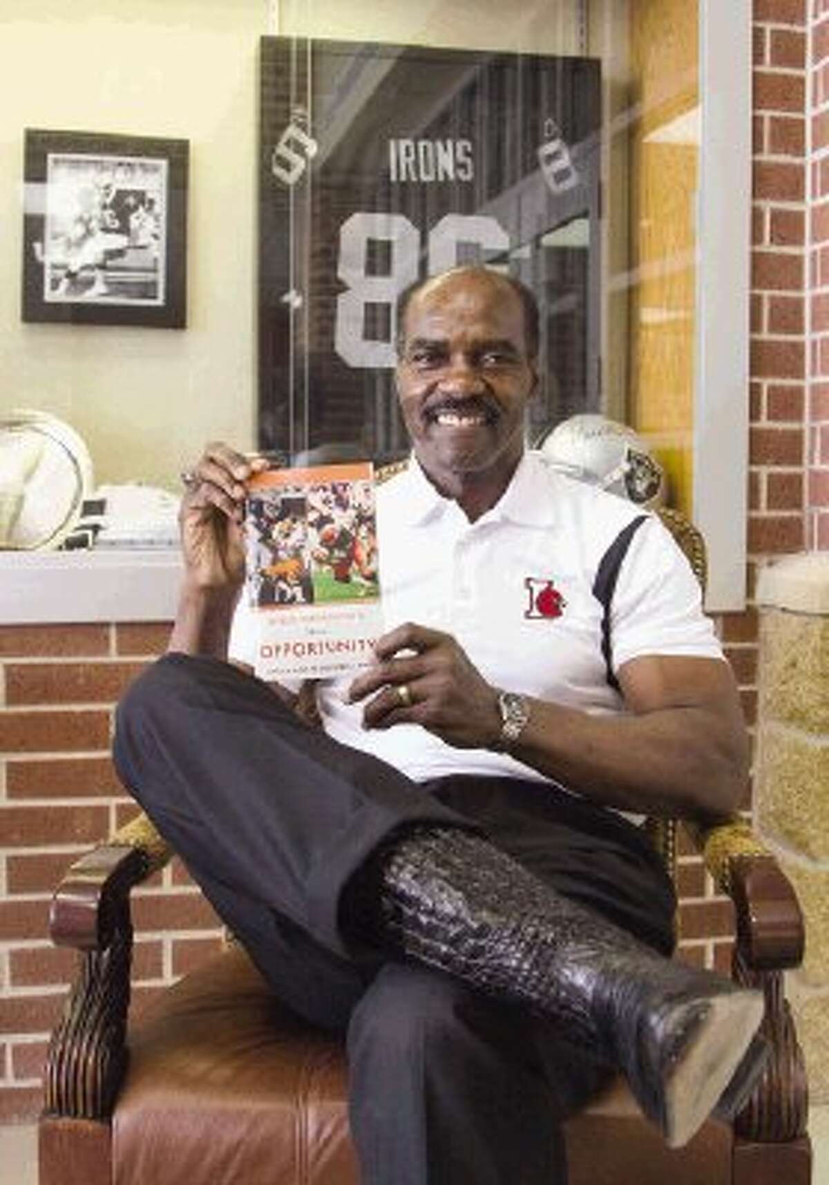 FOOTBALL Irons to offer firstever football, leadership summer camp