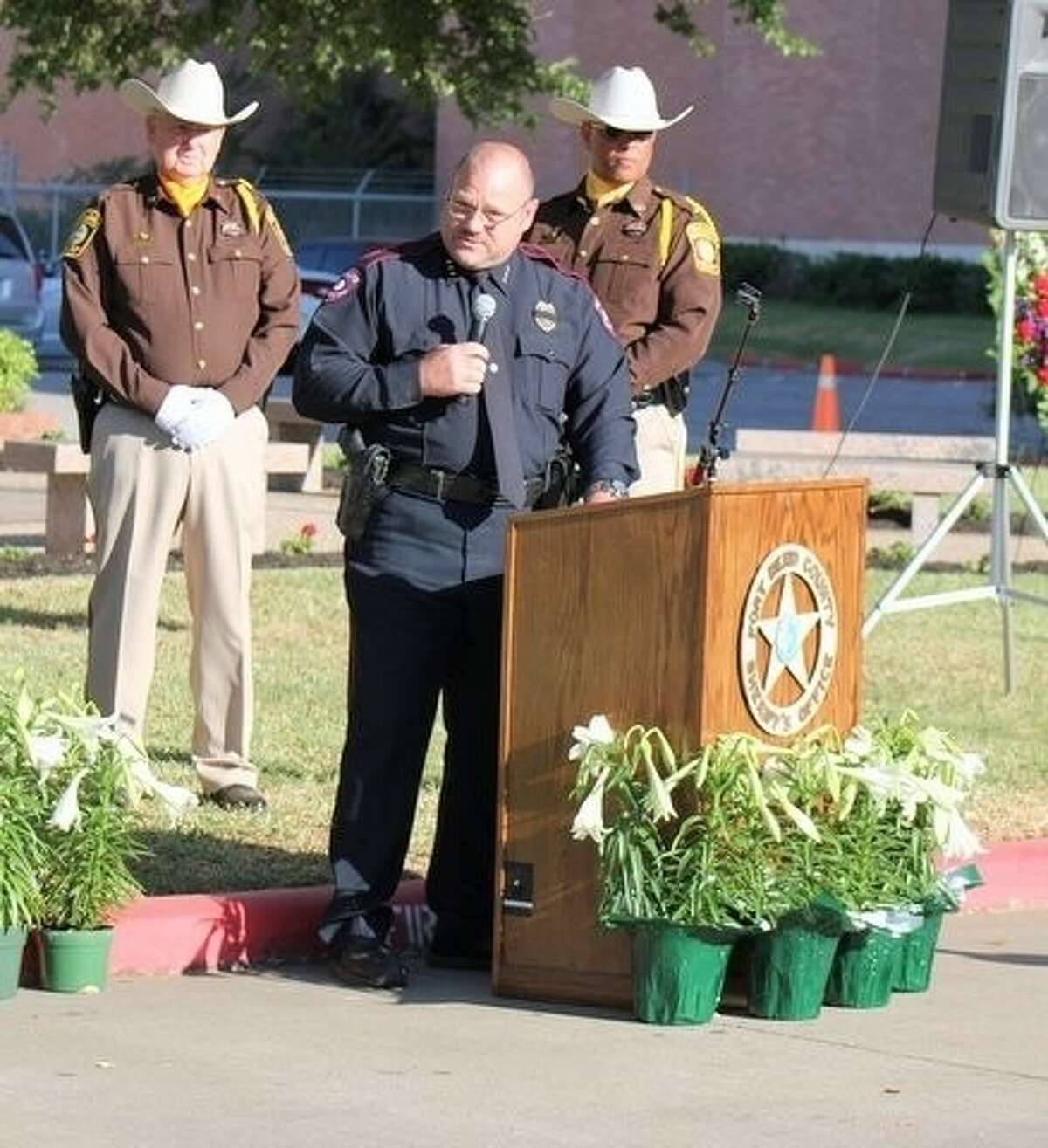 Fort Bend ISD police officers to wear body cameras in schools