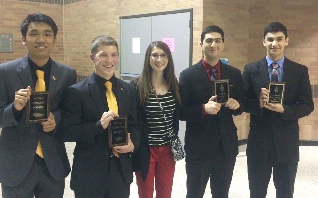 Twelve ISD Students Qualify for National Speech and Debate Tournament