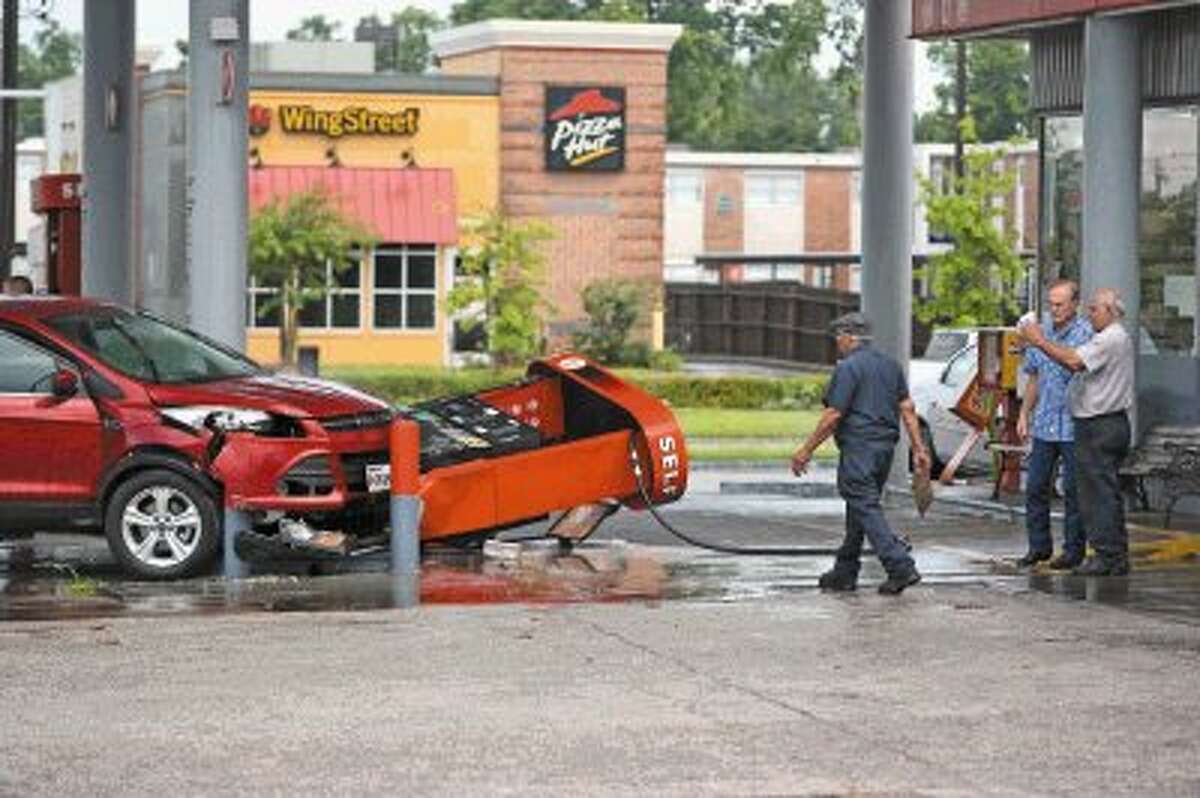 Accident sends vehicle into gas pump