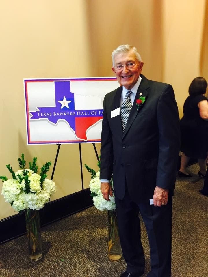 Doyle named to Texas Bankers Hall of Fame