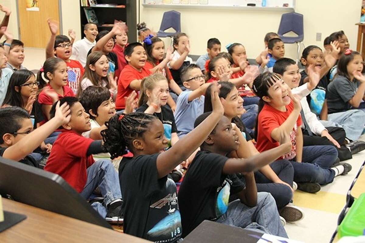 Pearl Hall students Skype with Cousteau