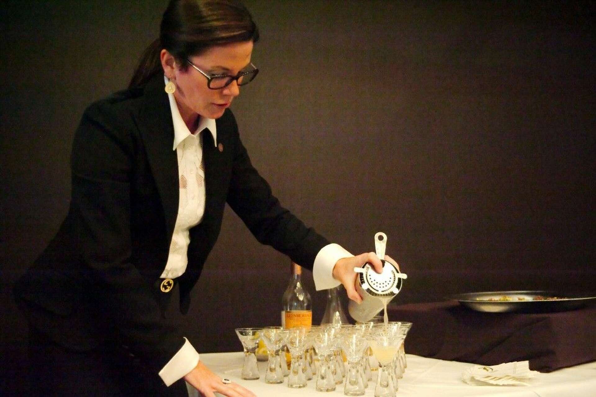 Perry’s Steakhouse & Grille opens at Baybrook Mall