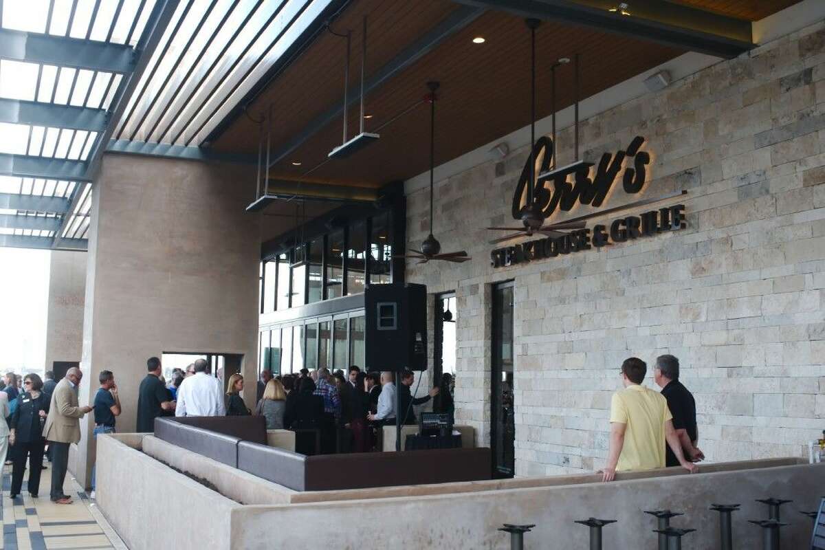 Perry’s Steakhouse & Grille opens at Baybrook Mall