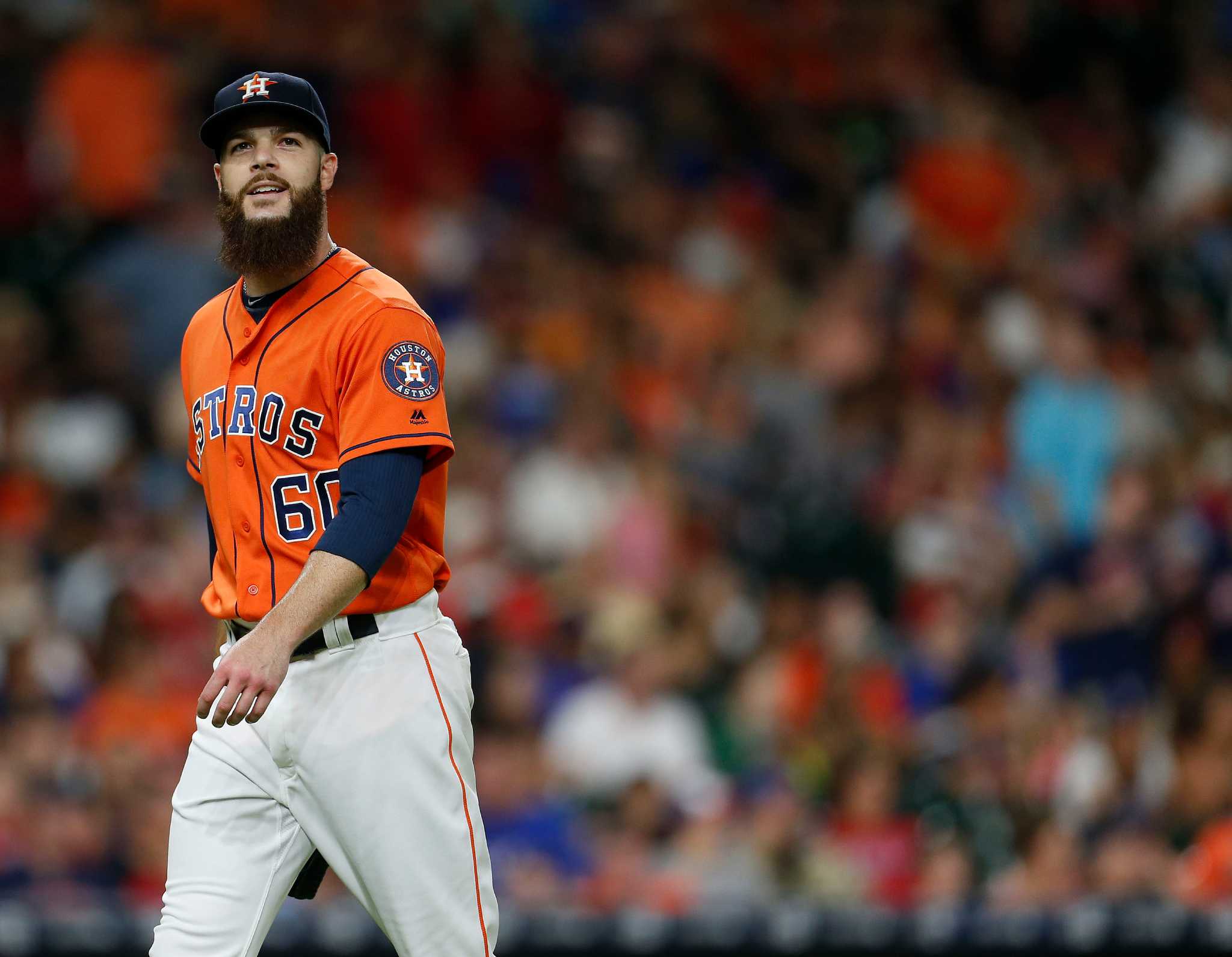 Cleveland Indians pitcher Corey Kluber shaves beard after wife