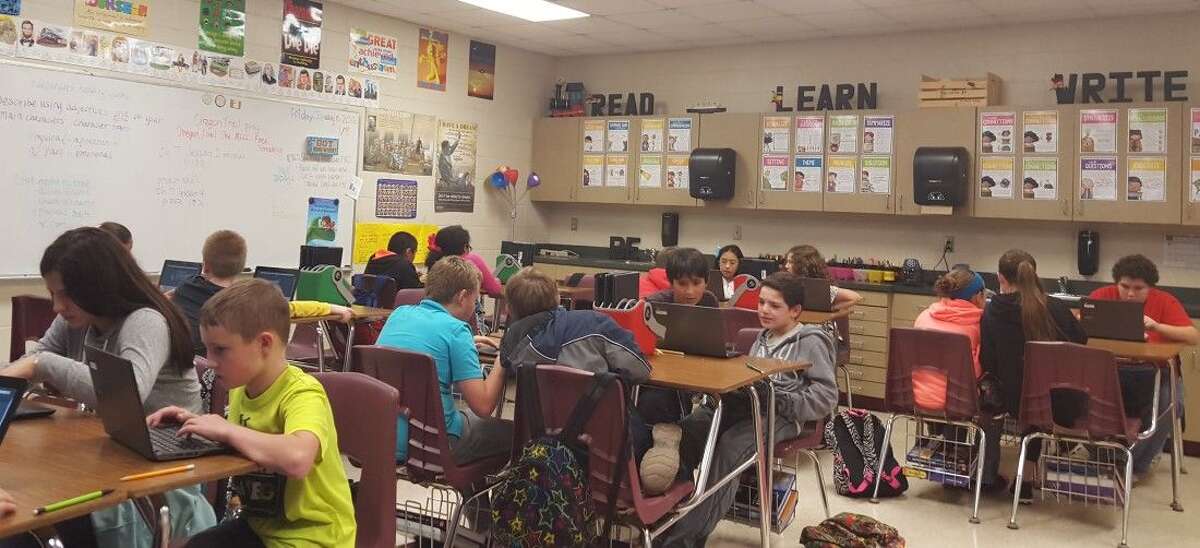 Greenleaf students use programs for presentations