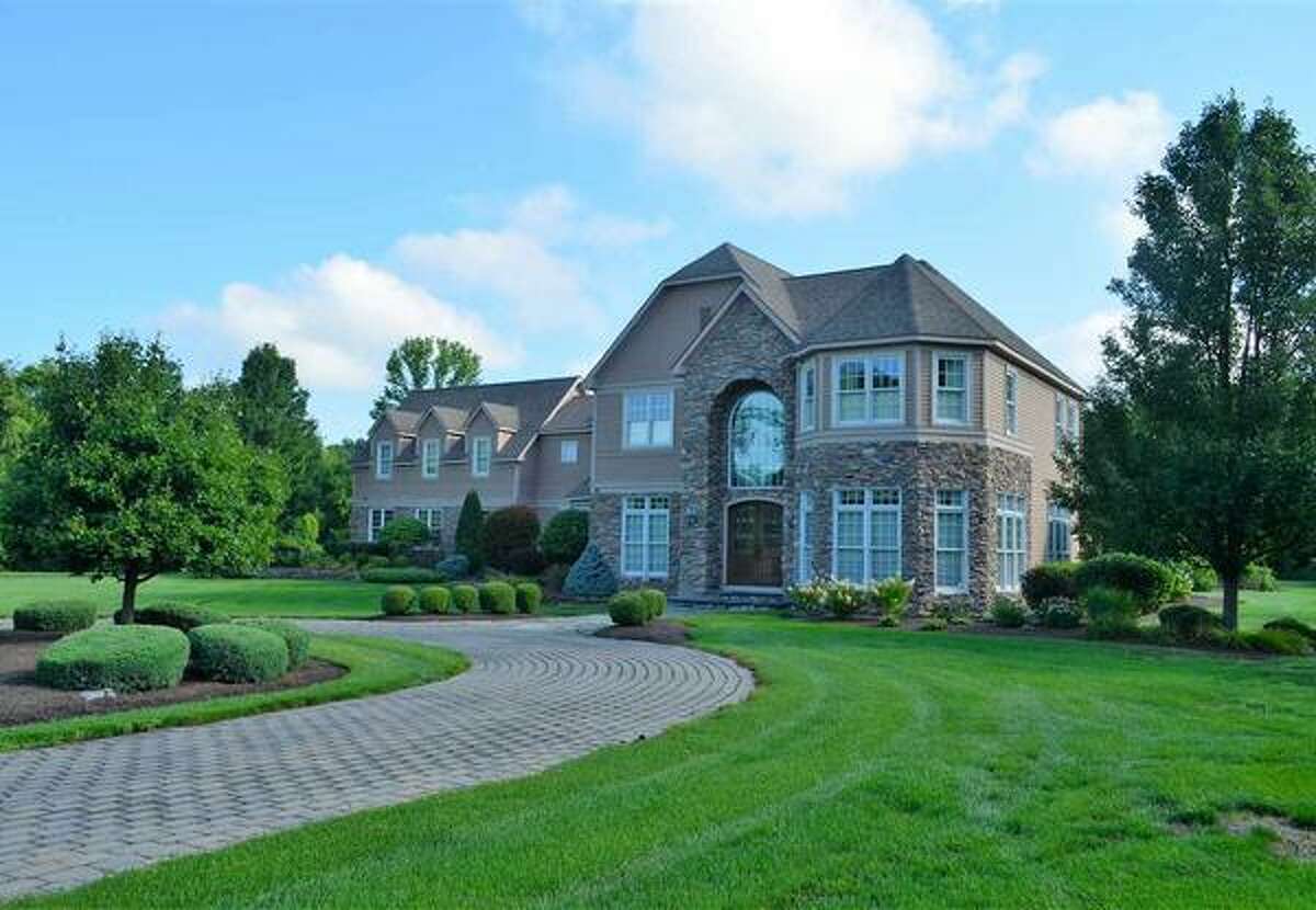 Photos Colonie homes with curb appeal