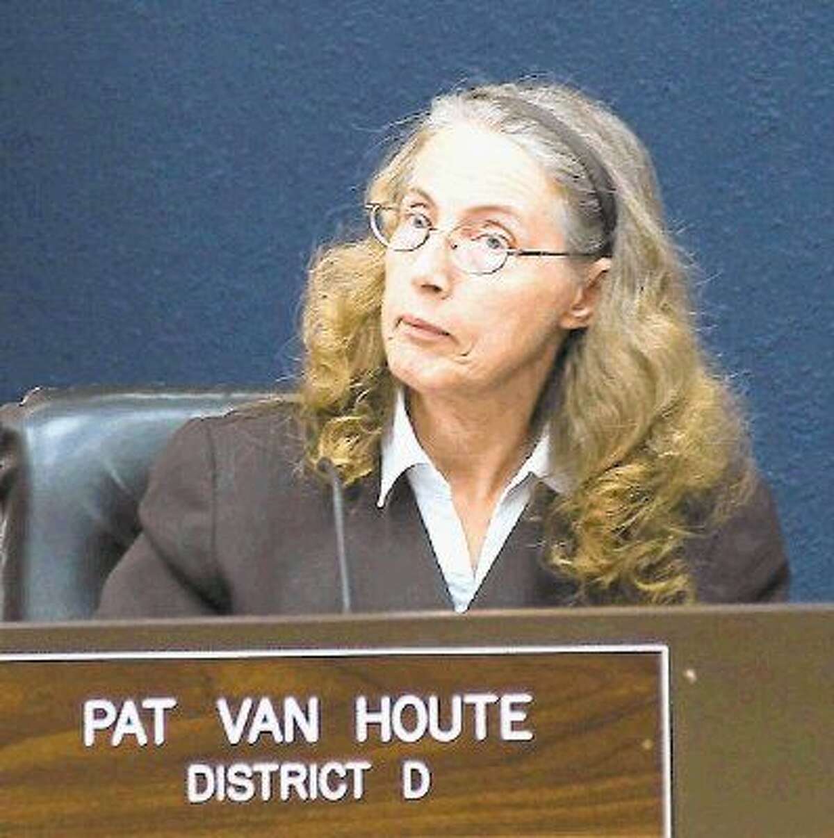 Pasadena Councilwoma Pat Van Houte, who is running for mayor, said she would drop the city's appeal of a judge's ruling in a voting rights case if she wins.