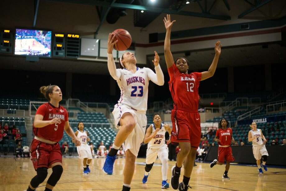 Hbu Women S Basketballs Strickland Has Record Setting Day In 98 95